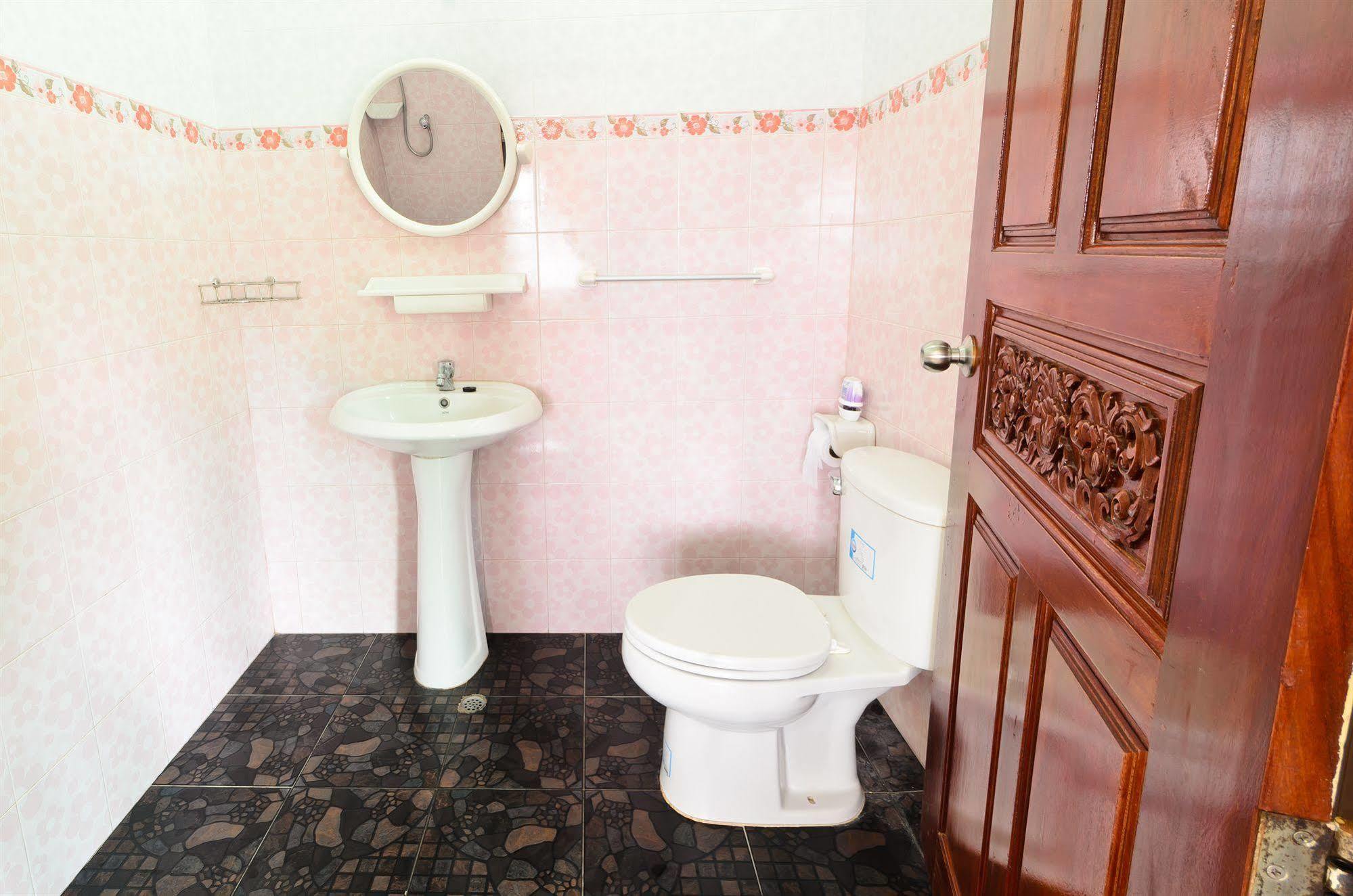 Sananwan Beach B&B Bang Saphan Noi Exterior foto